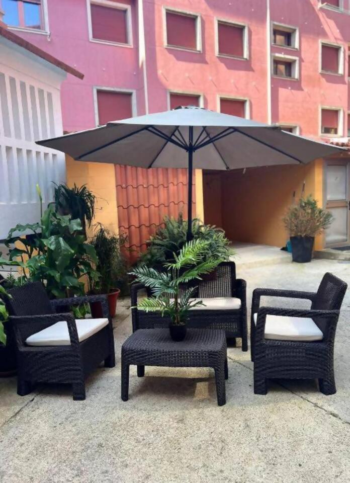 Apartamento Centrico Cerca De La Playa Bueu Bagian luar foto