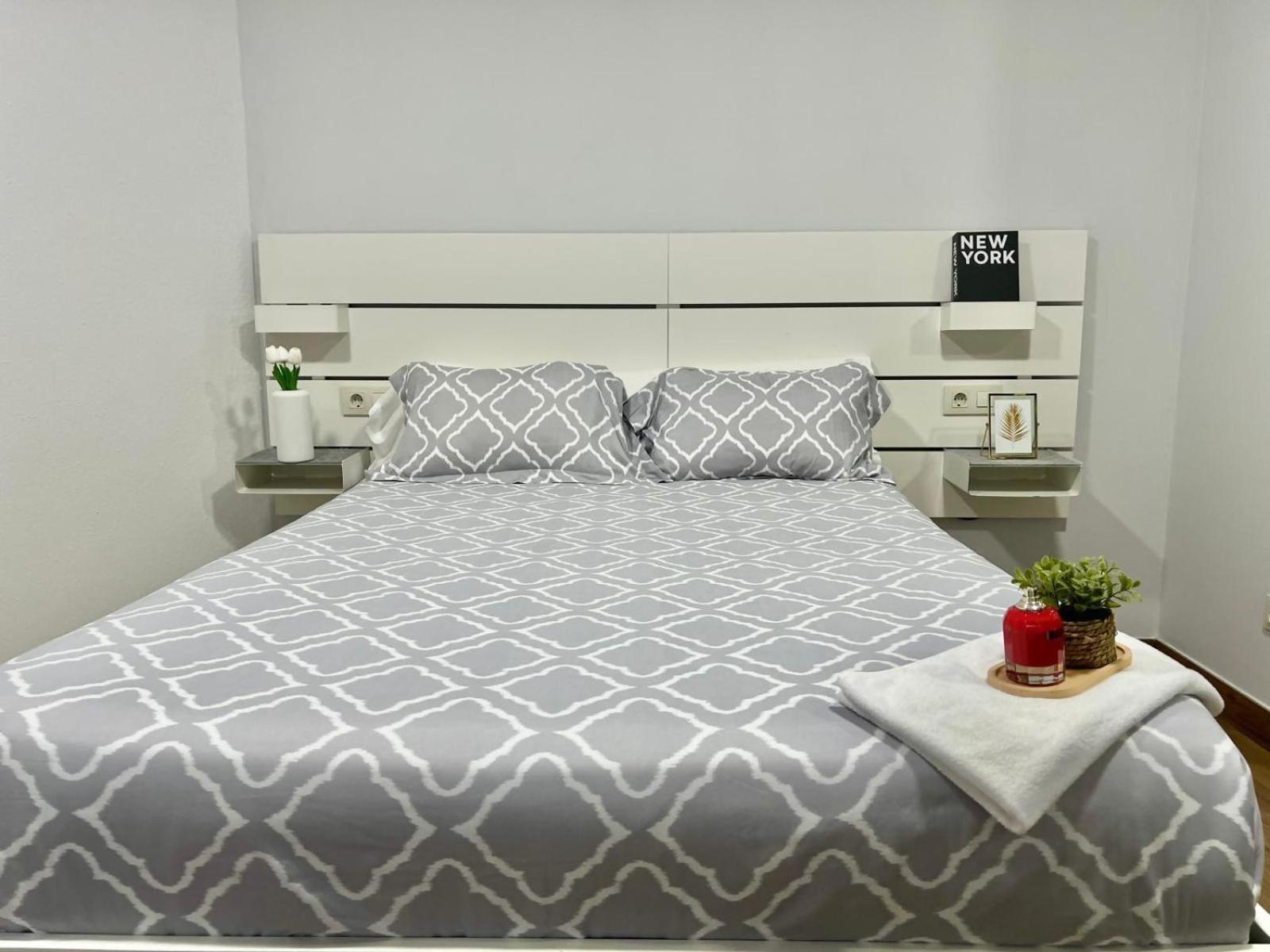 Apartamento Centrico Cerca De La Playa Bueu Bagian luar foto